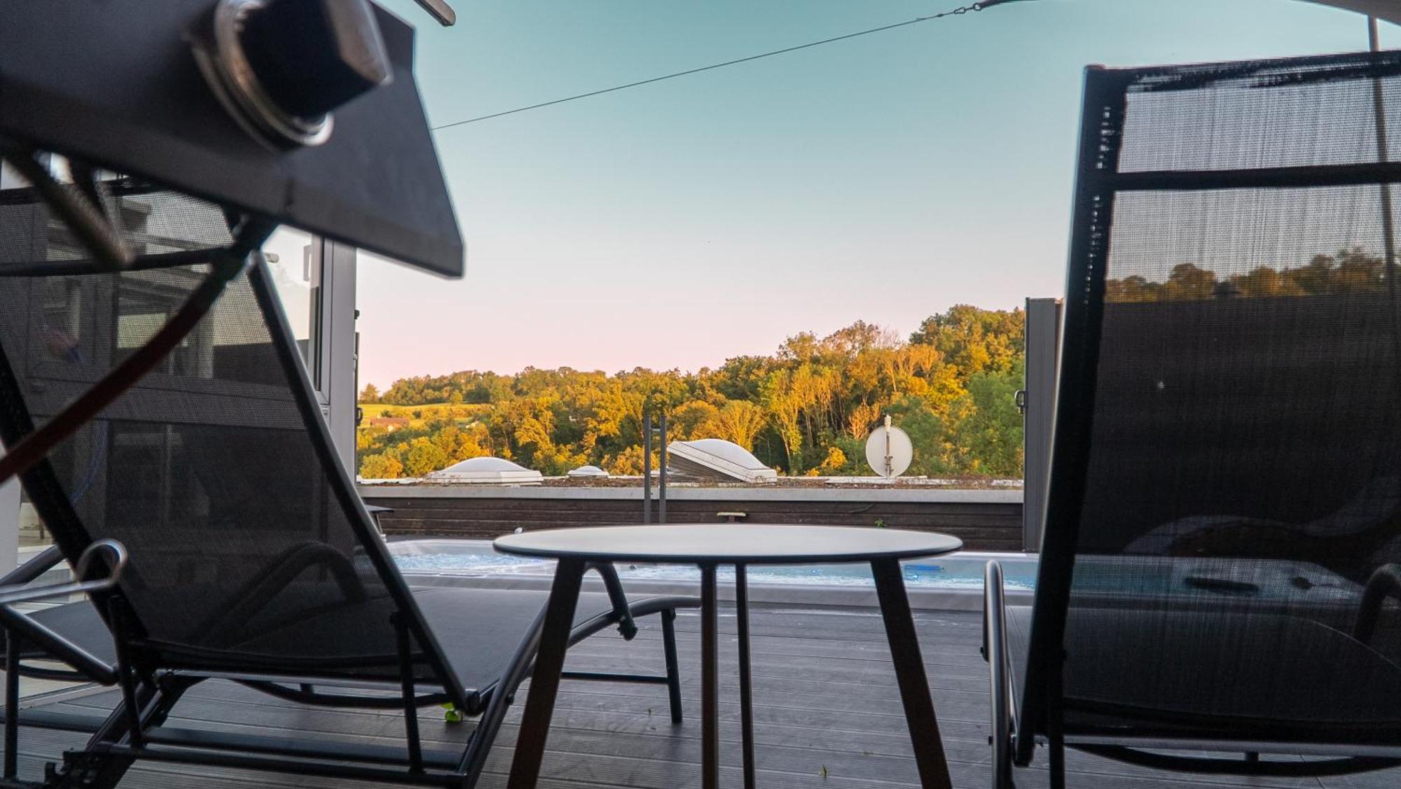 Villafine - Privat, Uneinsehbar! Vaihingen an der Enz Exterior foto